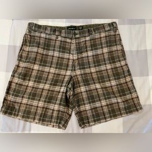 Men's Eddie Bauer golf shorts
